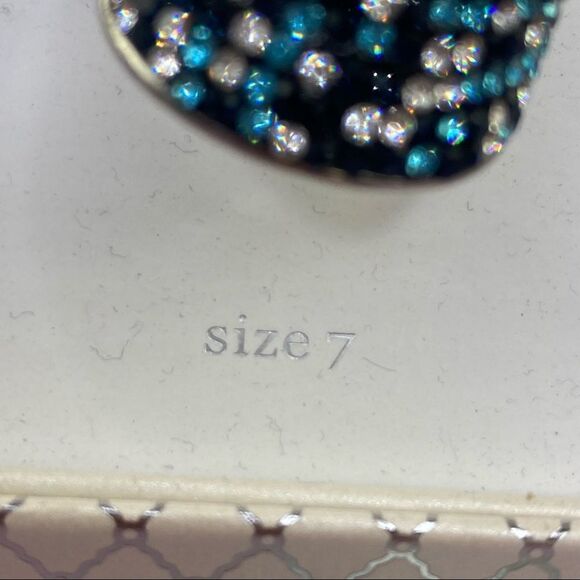 Dillard’s Cocktail Ring Teal Multi Crystals Statement Fashion Size 7 Silver NIB - Picture 7 of 8